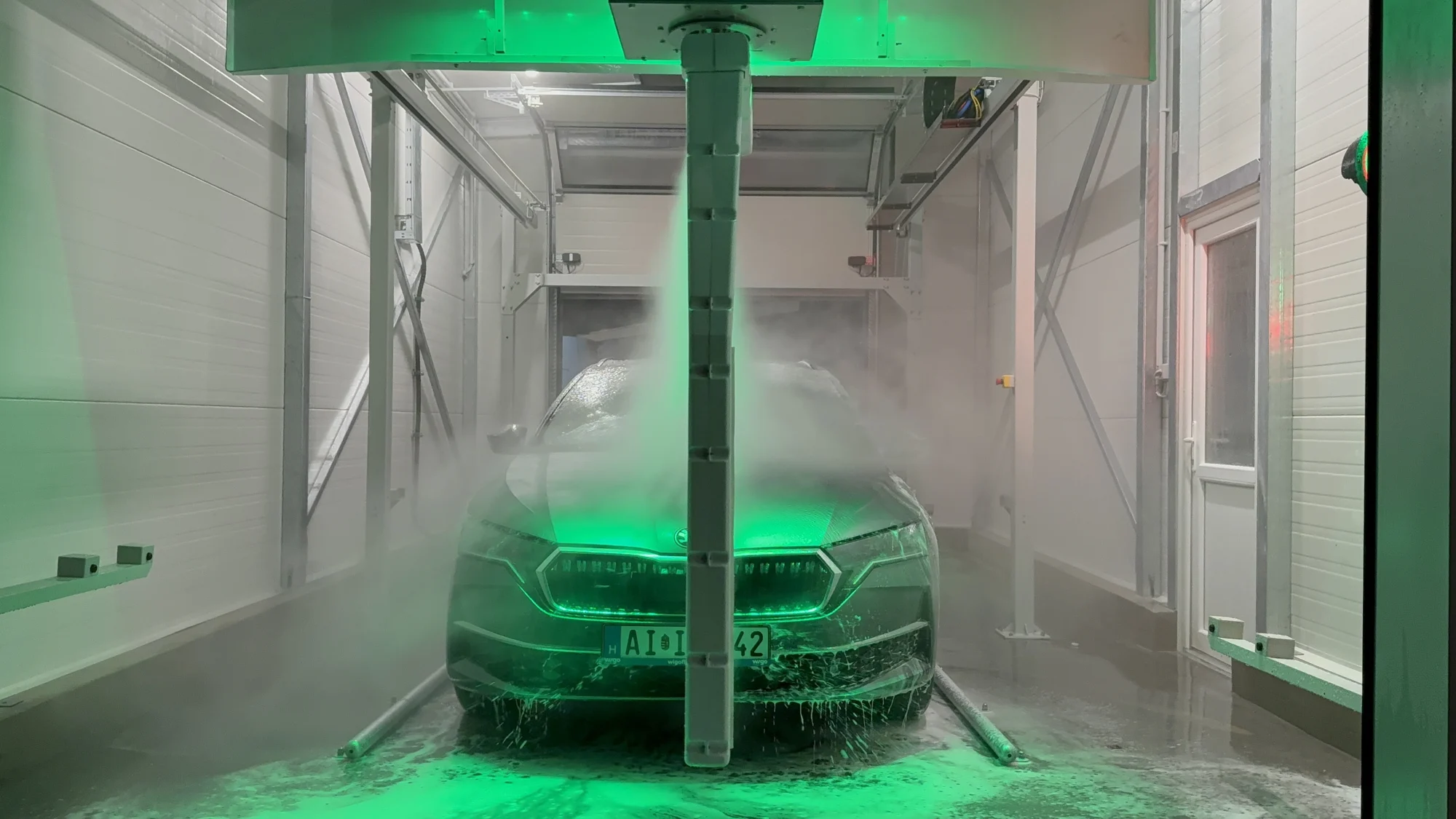 OLEA · touchless washing in action